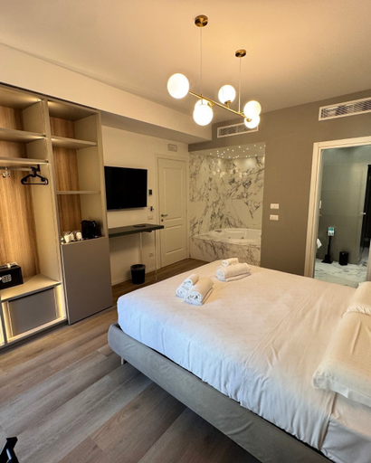 Bedroom 3, Maison Rasella Suites, Rome