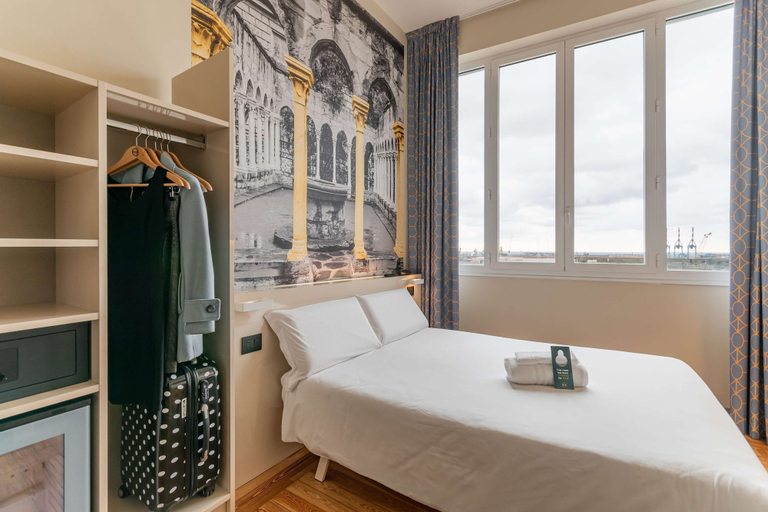 Bedroom 15