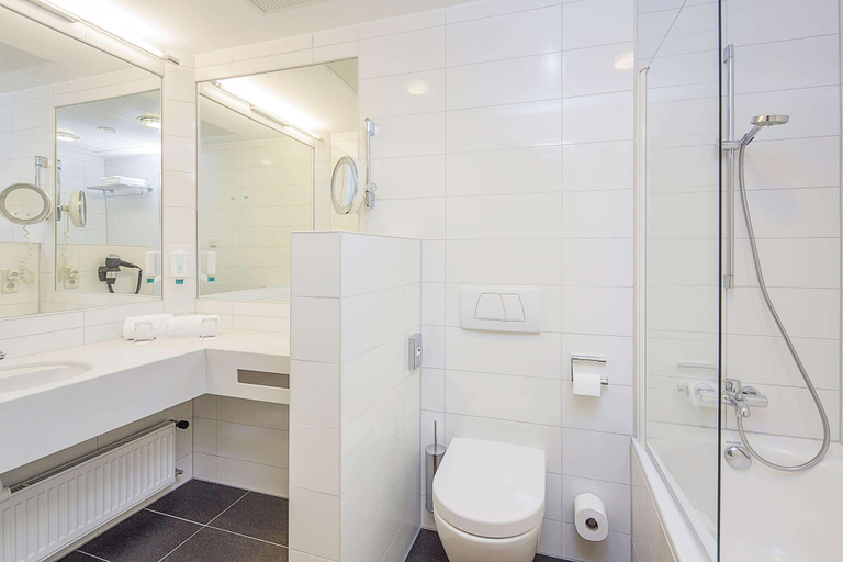 Bathroom 5, Hotel Schillerpark Linz, a member of Radisson Individuals, Linz