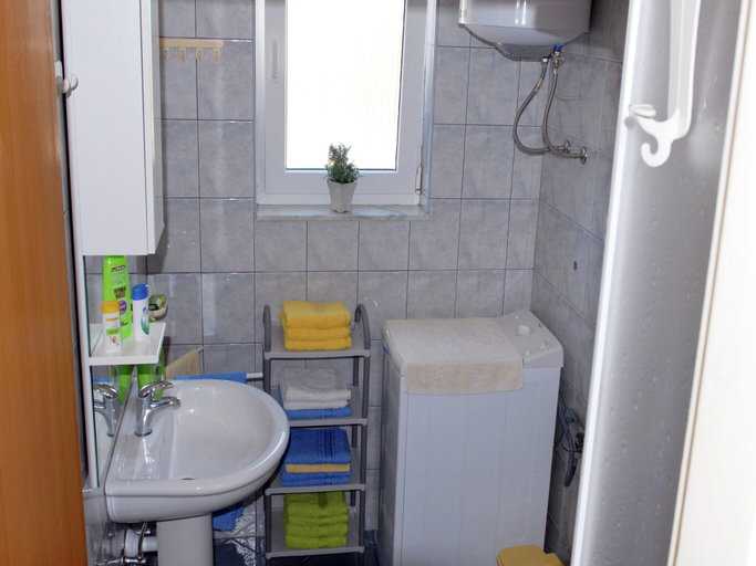 Bathroom 3, Holiday Home in Veli Rat near Saharun, Sali