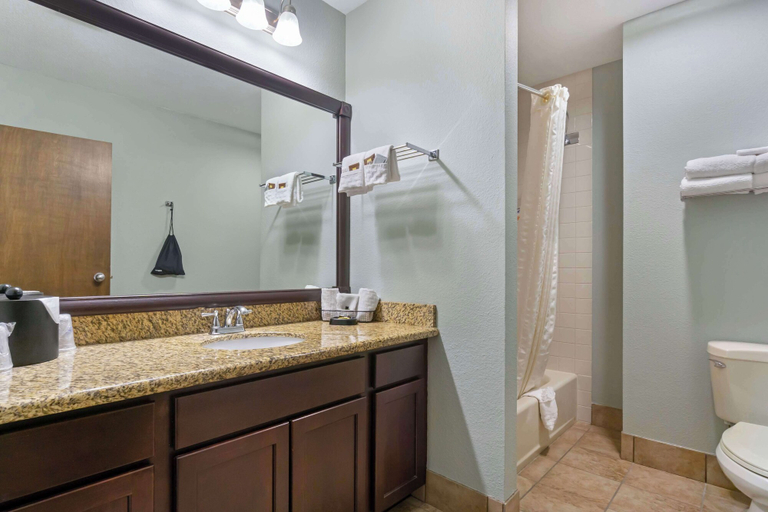 Bathroom 4, Best Western Plus Ahtanum Inn, Yakima