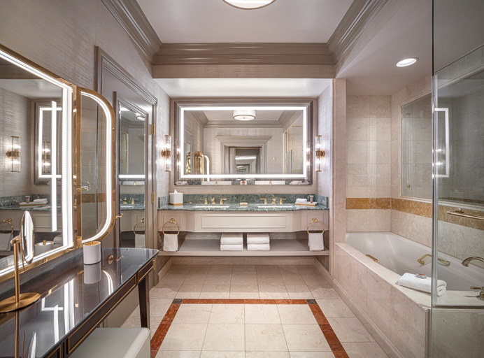 Bathroom 5, The Venetian Prestige Club Lounge, Clark