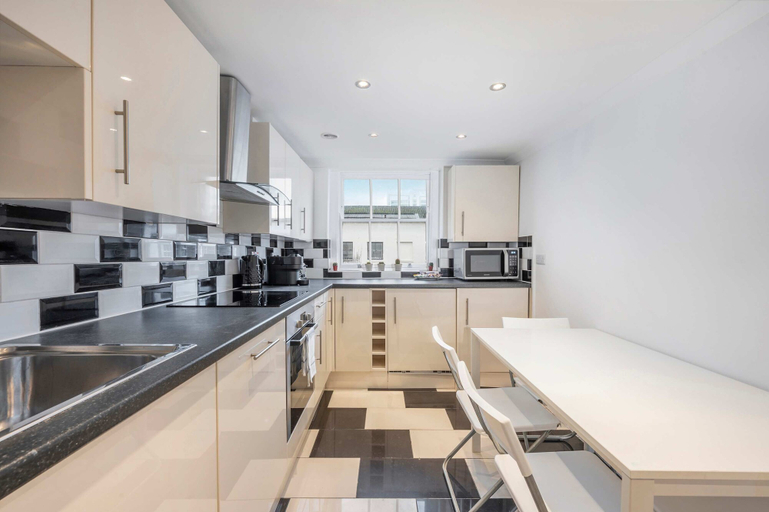 Room 4, Above Beyond - Fitzrovia - by Frankie Says, London