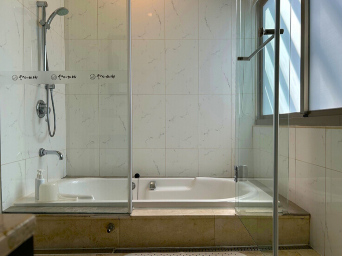 Bathroom 5, Cloudshometown, Nantou