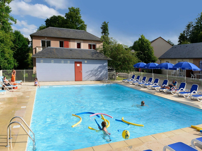 Others 5, Tranquil Escape with Pool, Aveyron