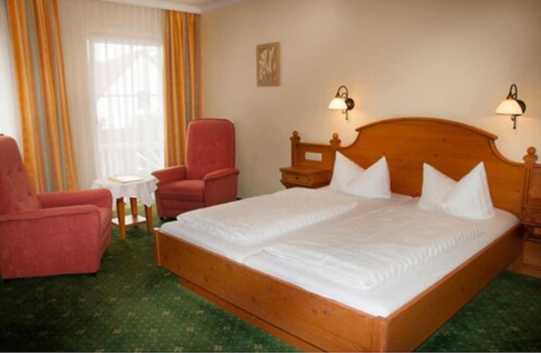 Bedroom 3, Hotel Sonnenblick, Lichtenfels
