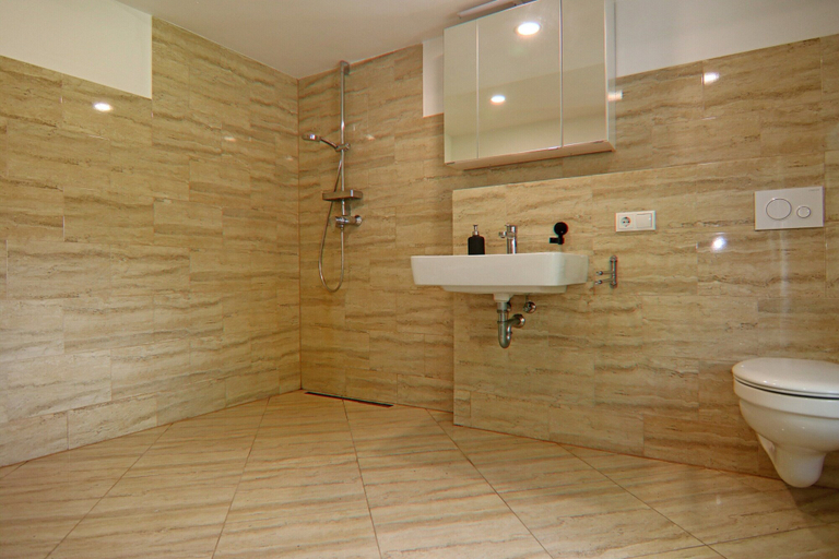 Bathroom 5, Reihenhaus Rotkehlchen, Lohmen, Rostock