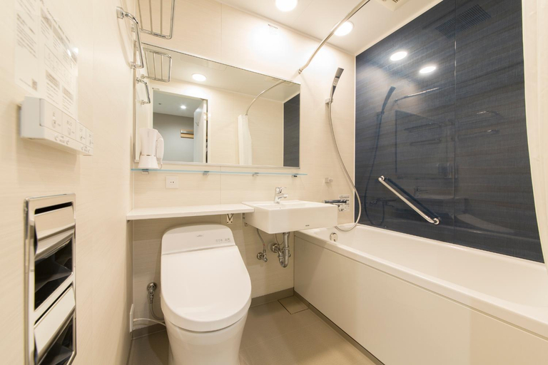 Bathroom 14