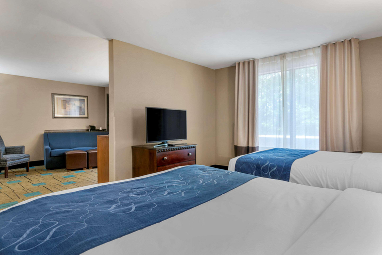 Bedroom 3, Comfort Suites near MCAS Beaufort, Beaufort