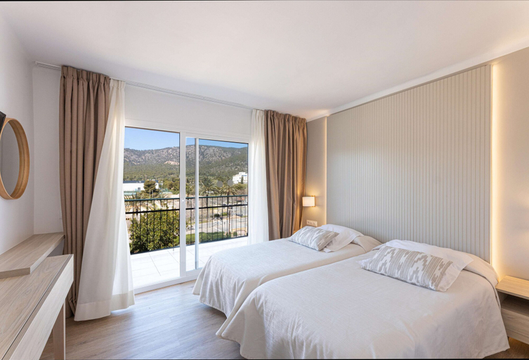 Bedroom 4, Martinez Apartments, Baleares