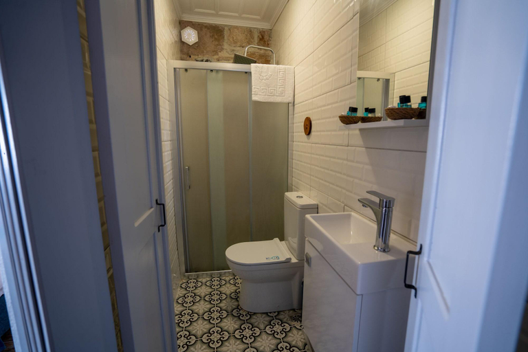 Bathroom, Cunda Alesta Otel, Ayvalık