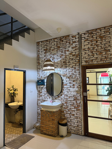 Others 5, Five Loaves Beds Patong, Pulau Phuket