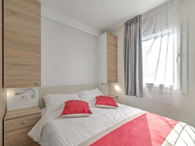 Bedroom 2, Mobile Home in Banjole near Beach, Medulin