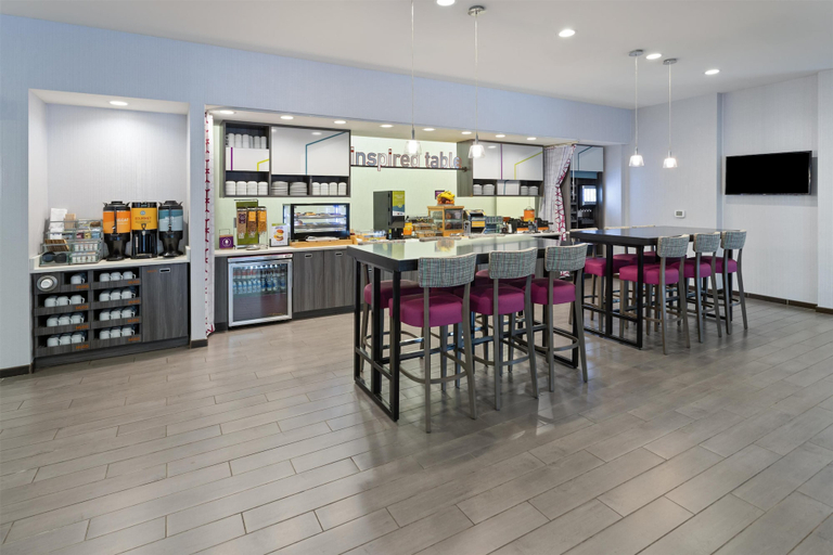Food & Drinks 5, Home2 Suites by Hilton Greenville Downtown, Greenville