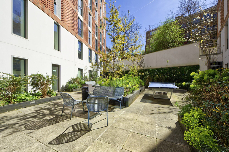 Room 3, Comfort in Hammersmith Student Studio, London