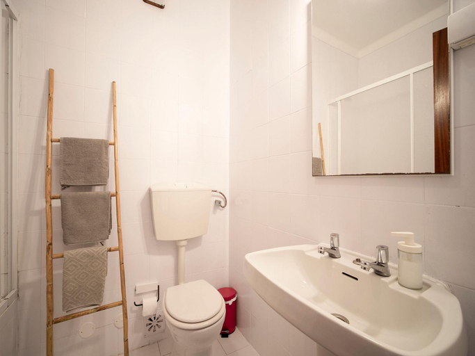 Bathroom 3, Holiday Home near Baleal Beach, Peniche