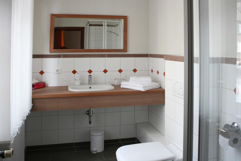 Bathroom, Lowen-Post, Freudenstadt
