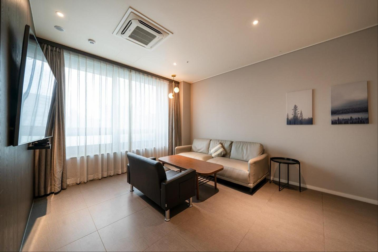 Bedroom 4, Queen Town Ilsan, Goyang