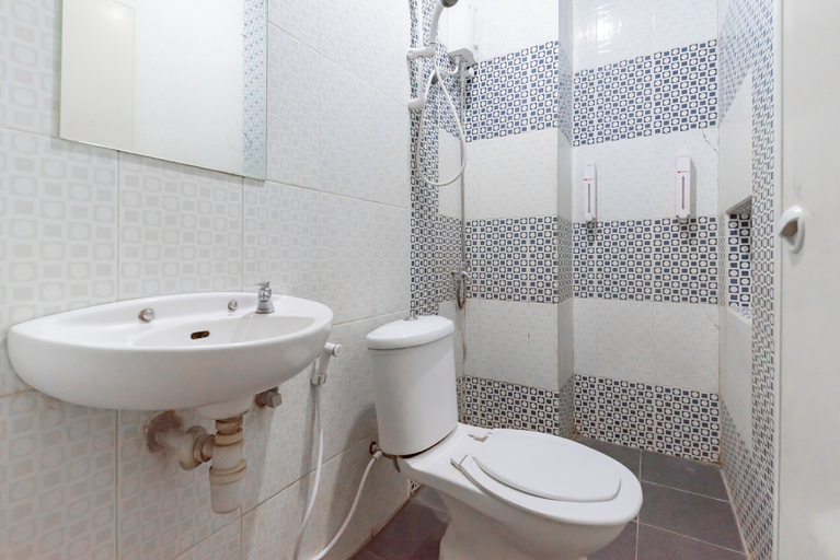 Bathroom 8