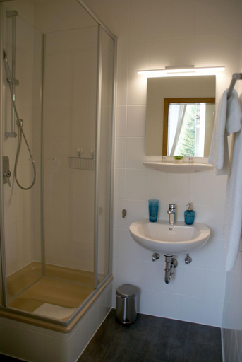 Bathroom 5, Romagna Mia - Hotel Ristorante Pizzeria, Neu-Ulm
