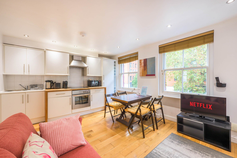 Room 2, A Midtown Minute - Holborn - by Frankie Says, London