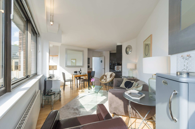 Room 4, The Snug Spot - Fitzrovia - By Frankie Says, London