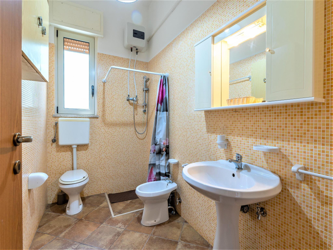 Bathroom, Sunny Garden Stay in Taviano, Lecce