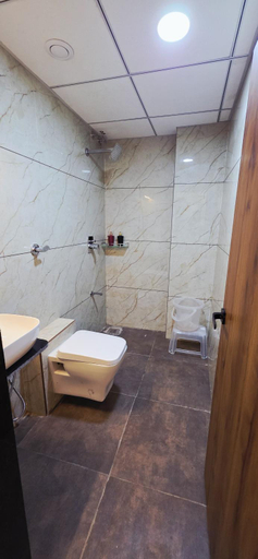 Bathroom 5, I Hotel, Ahmadabad