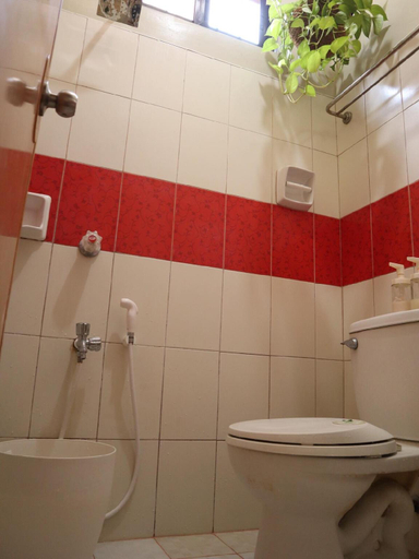 Bathroom, Waves ‘n Sweet Homestay, San Juan