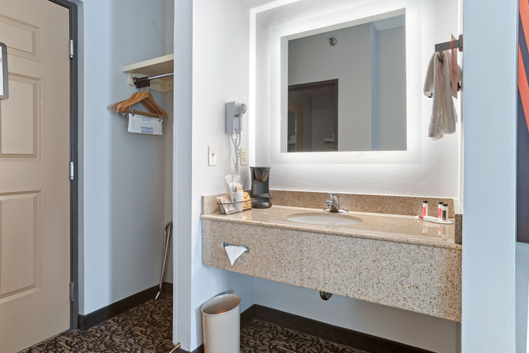 Bathroom 7
