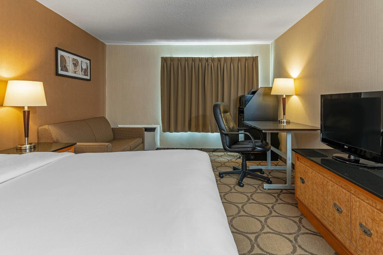 Bedroom 3, Comfort Inn West Edmonton, Division No. 11
