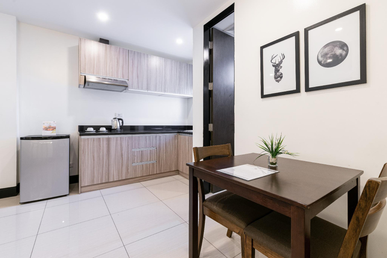 Dining Room 7