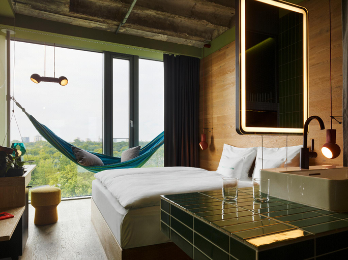 Bedroom 5, 25hours Hotel Bikini Berlin, Berlin