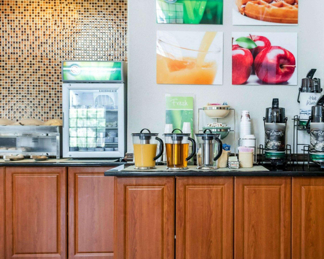 Food & Drinks 5, Quality Inn & Suites, Bernalillo