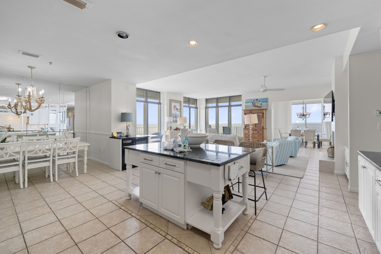 Food & Drinks, Summerchase Penthouse 1, Baldwin