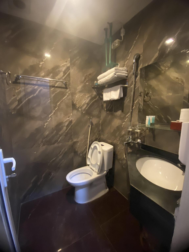 Bathroom 2, Hồng Kỳ Boutique Hotel , Điên Biên Phủ