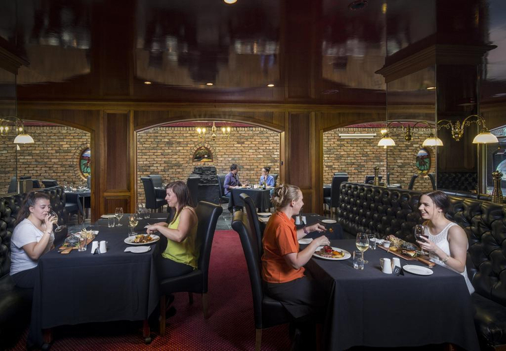 Food & Drinks 5, Adelaide Inn, Adelaide