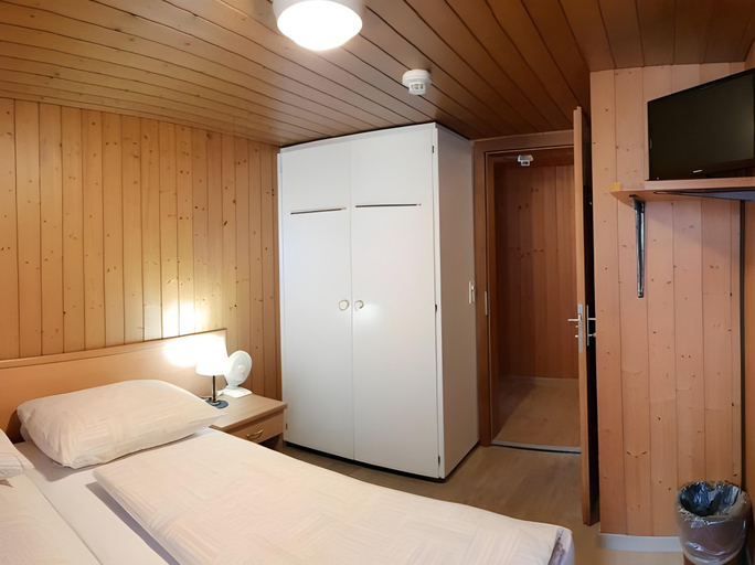 Bedroom 3, Hotel Rössli, Interlaken
