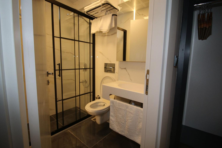 Bathroom 5, Surer Otel, Didim