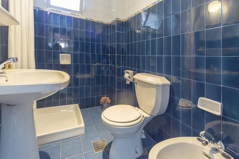 Bathroom 3, Merry Land Hotel, El Metn