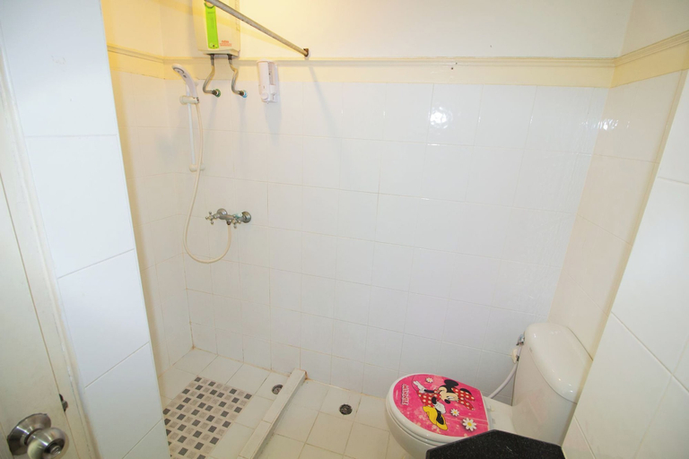 Bathroom 3, Skutan-MTB Sutthisan, Huai Kwang