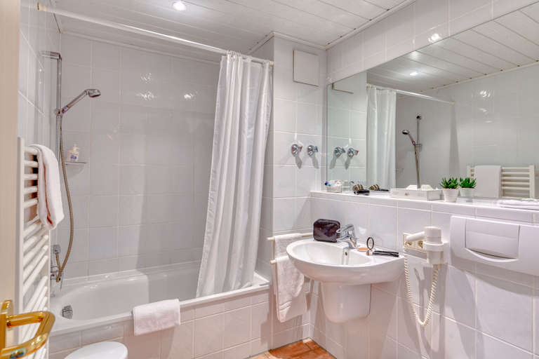 Bathroom 3, Hotel Restaurant Alt Vellern, Warendorf
