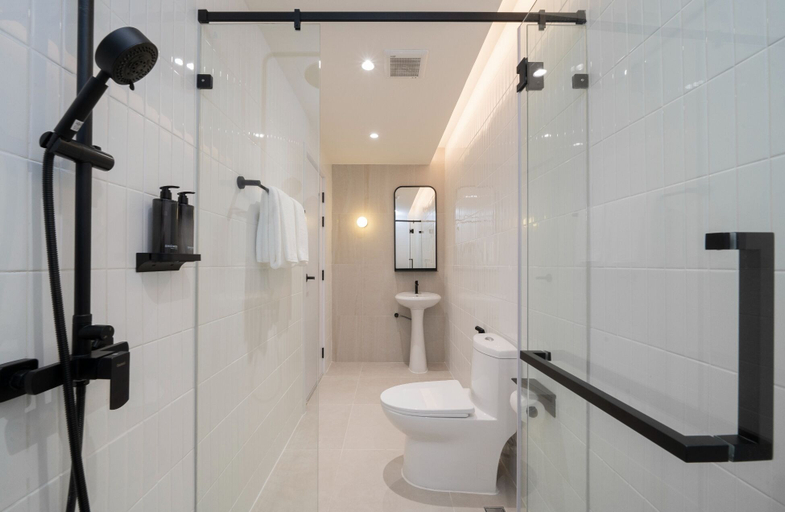 Bathroom 5, Asoka Hotel, Ratchathewi