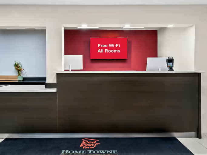 Public Area 2, HomeTowne Studios by Red Roof Flint, Genesee