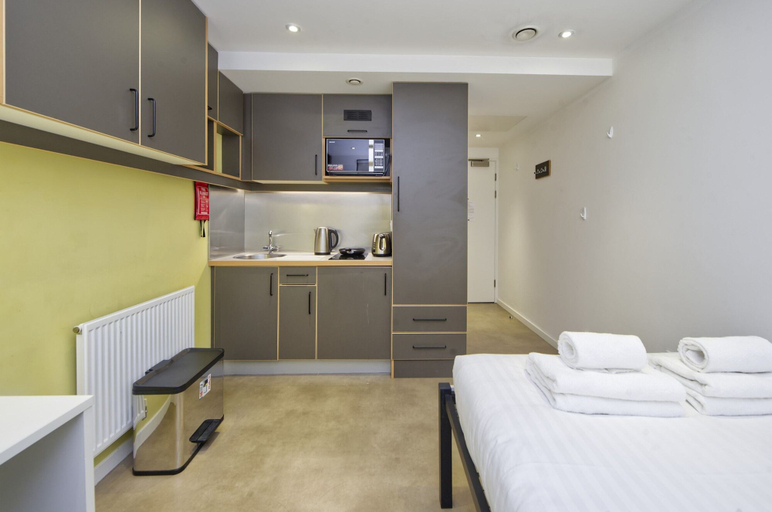 Room 5, Comfort in Hammersmith Student Studio, London