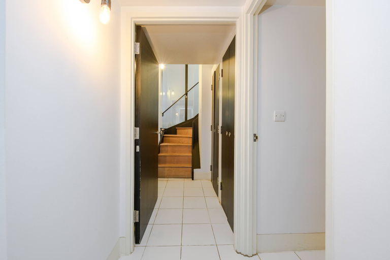 Room 3, Central Cove - Fitzrovia - by Frankie Says, London