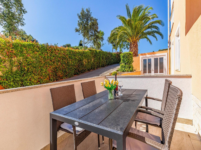 Others 4, Banjole Apartment with Pool for 4, Medulin