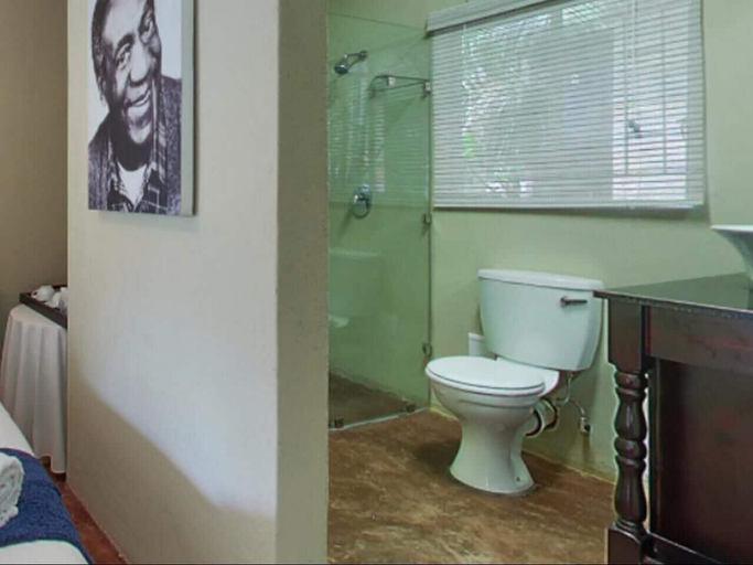 Bathroom 5, Stille Woning, Ehlanzeni
