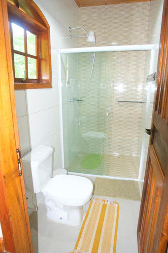 Bathroom 3, Recanto bela Vista caminho do ouro, Parati
