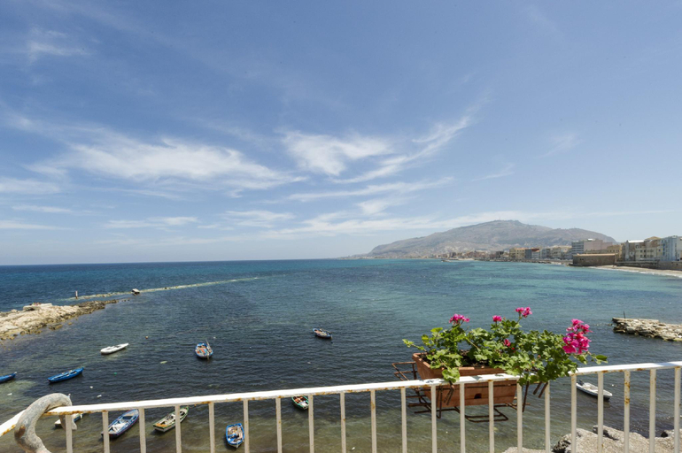 Others 4, Residence Cielomare, Trapani